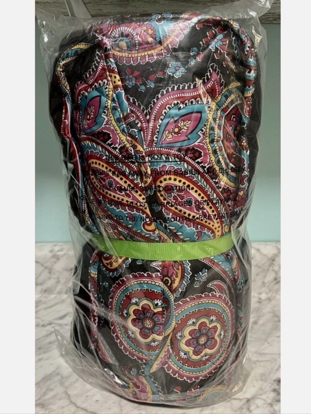 NWT Vera Bradley quilted fleece blanket in the Parisian Paisley pattern - Picture 7 of 8
